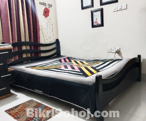 অটোবি কুইন সাইজ বেড